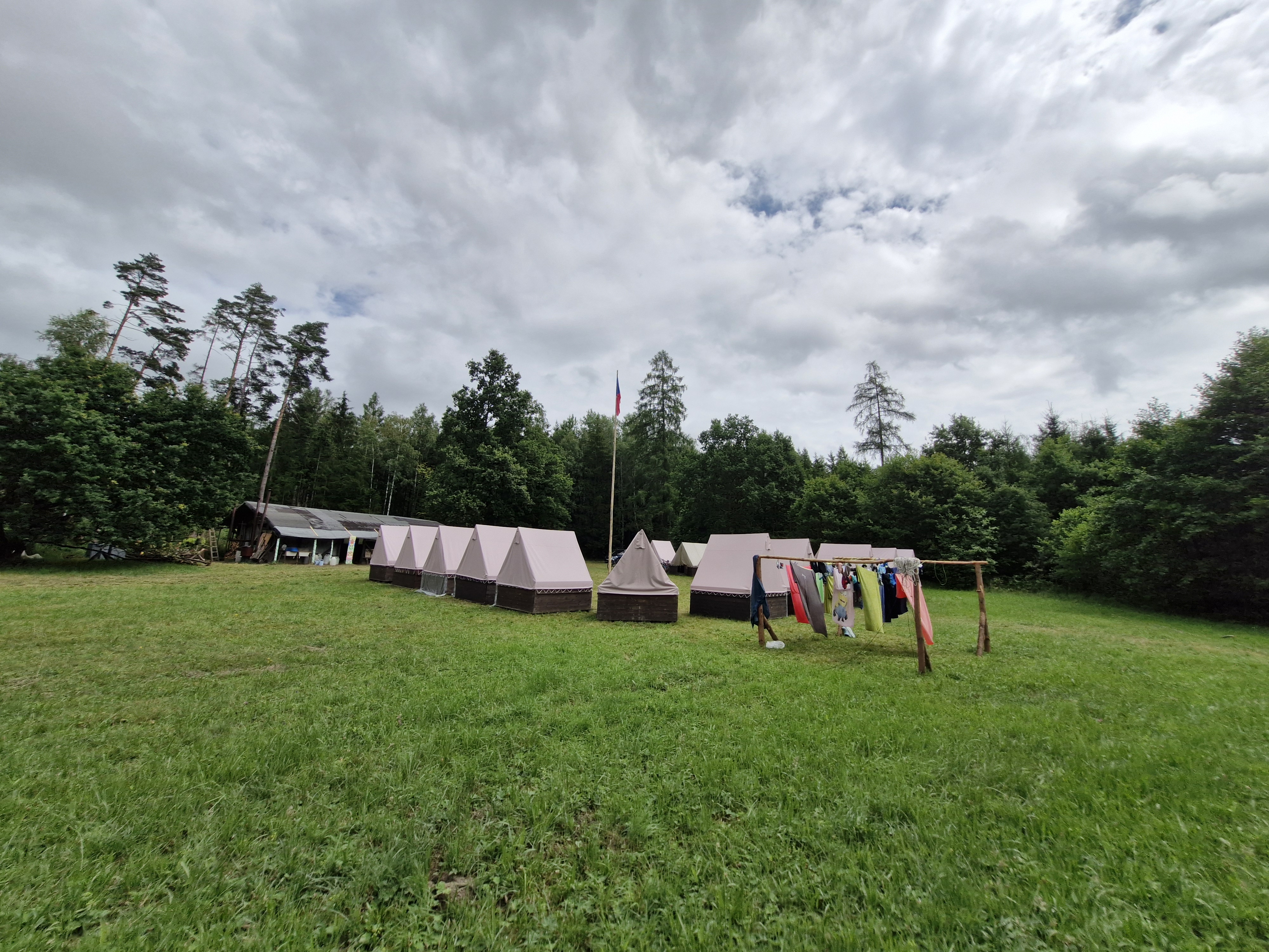 Finanční příspěvky na letní dětské tábory v roce 2025 – přehled