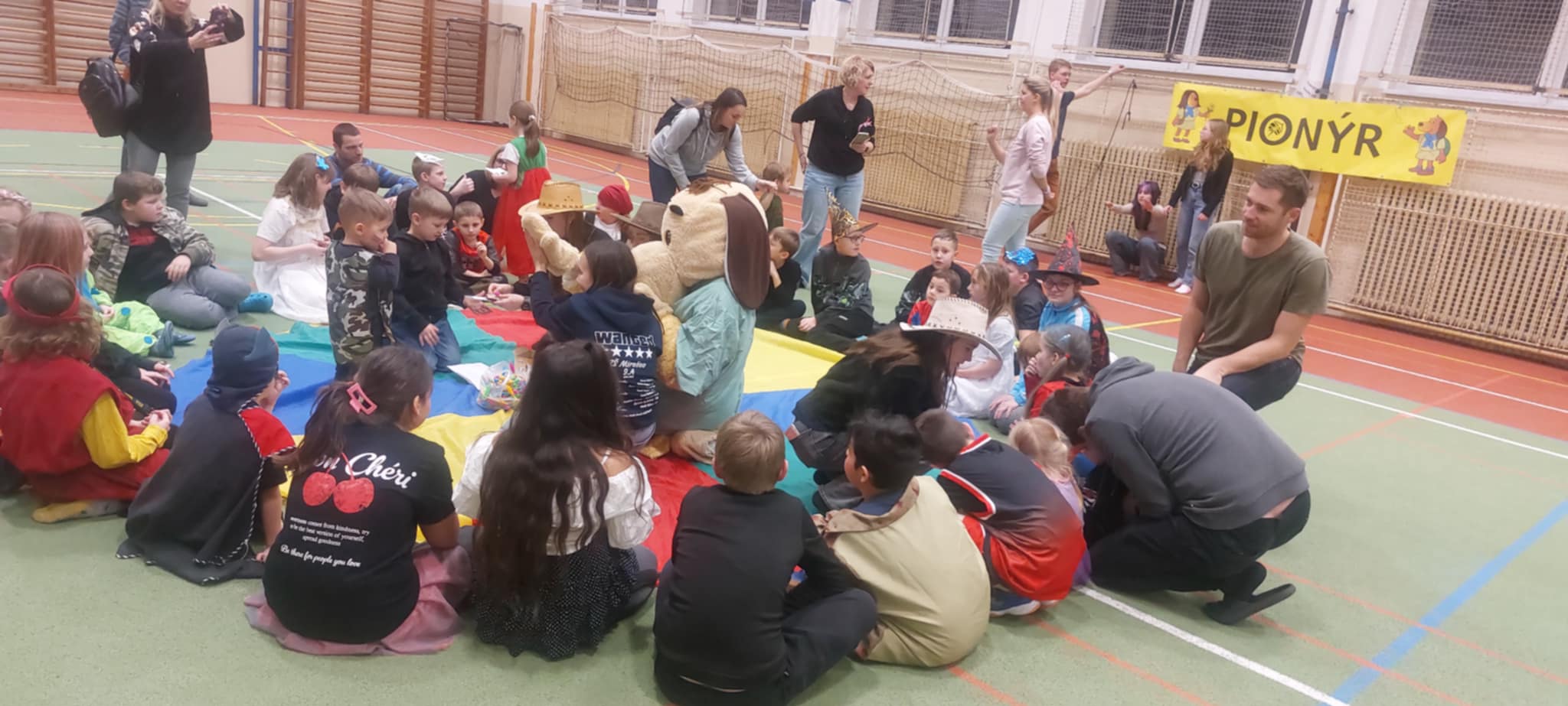 Jak to frčí v Hrádku u Rokycan